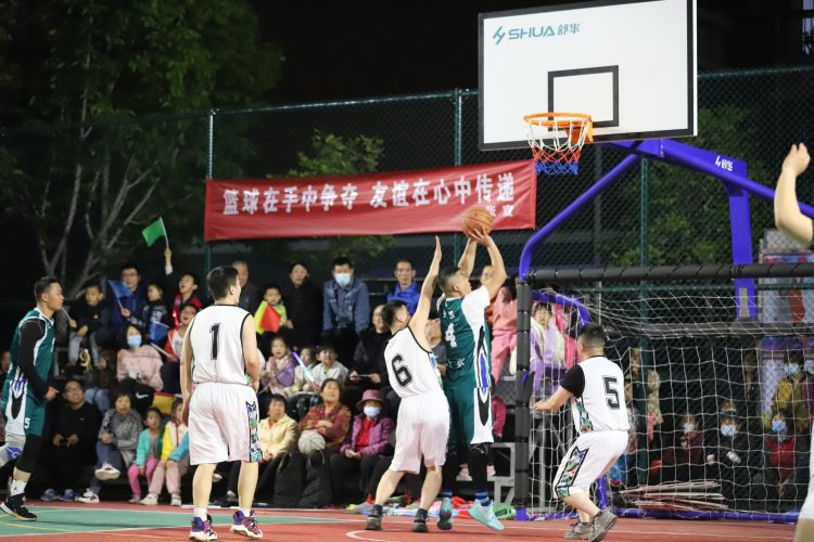 疑是哈尔