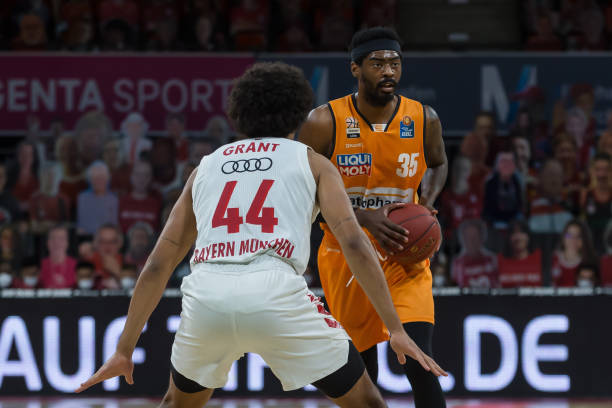 受此激励 受此激励